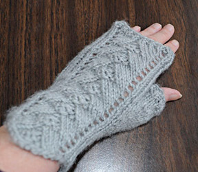 Pyramid Lace Mitts in Allegro Aran