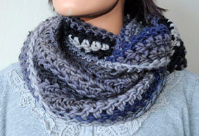 Chunky Mochi crocheted cowl